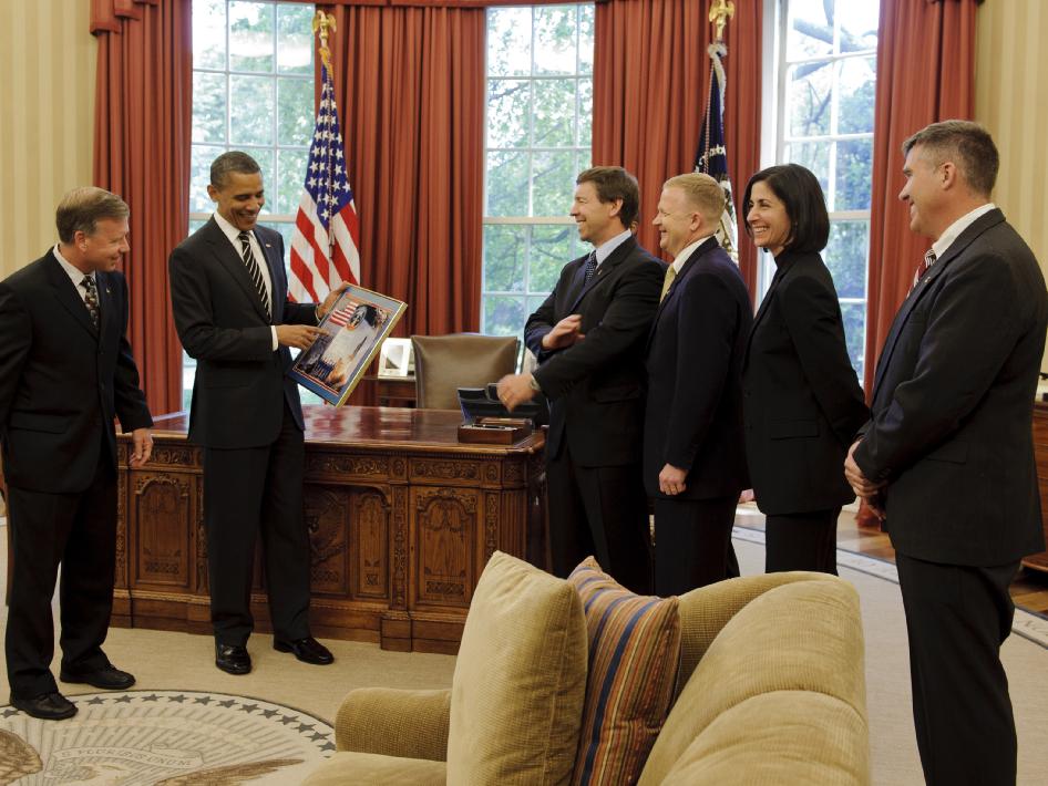 astronauts_obama_montage_0511_photo_nyreblog_com_.jpg