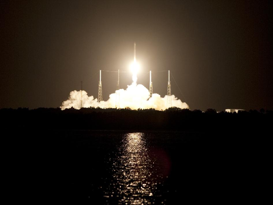 flying_dragon_nasa_1012_nyreblog_com_.jpg