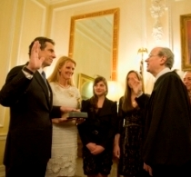 governor_cuomo_swearing_in_lippman_nyreblog_com_.jpg