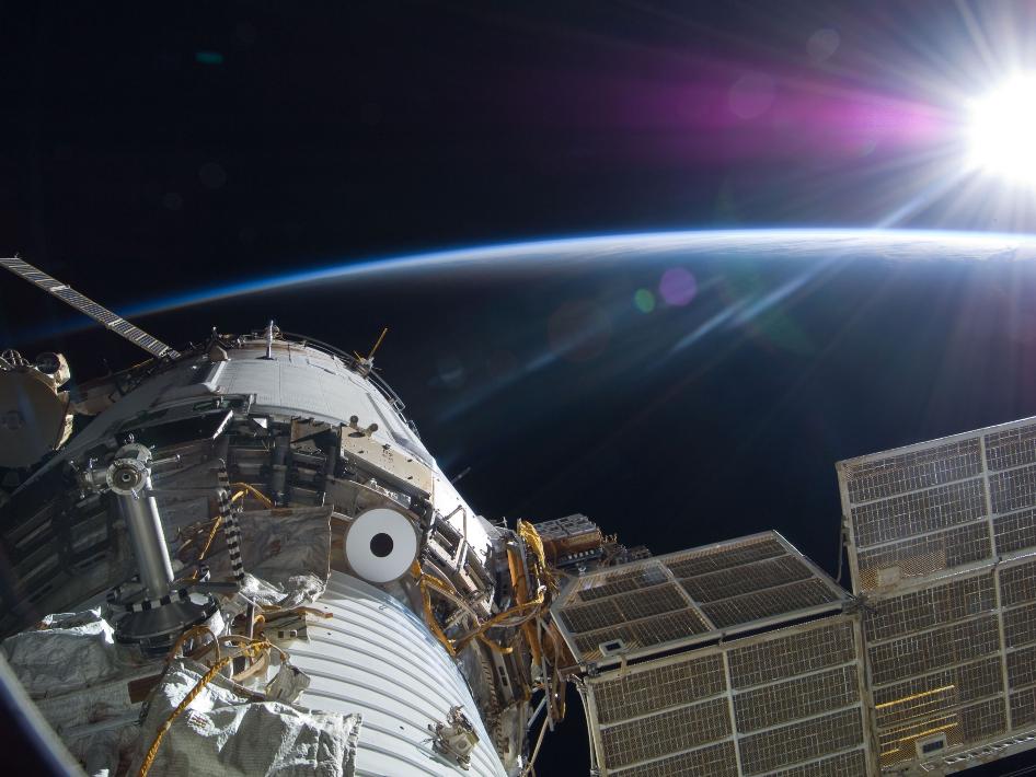 international_space_station_sun_NASA_photo_nyreblog_com_.jpg