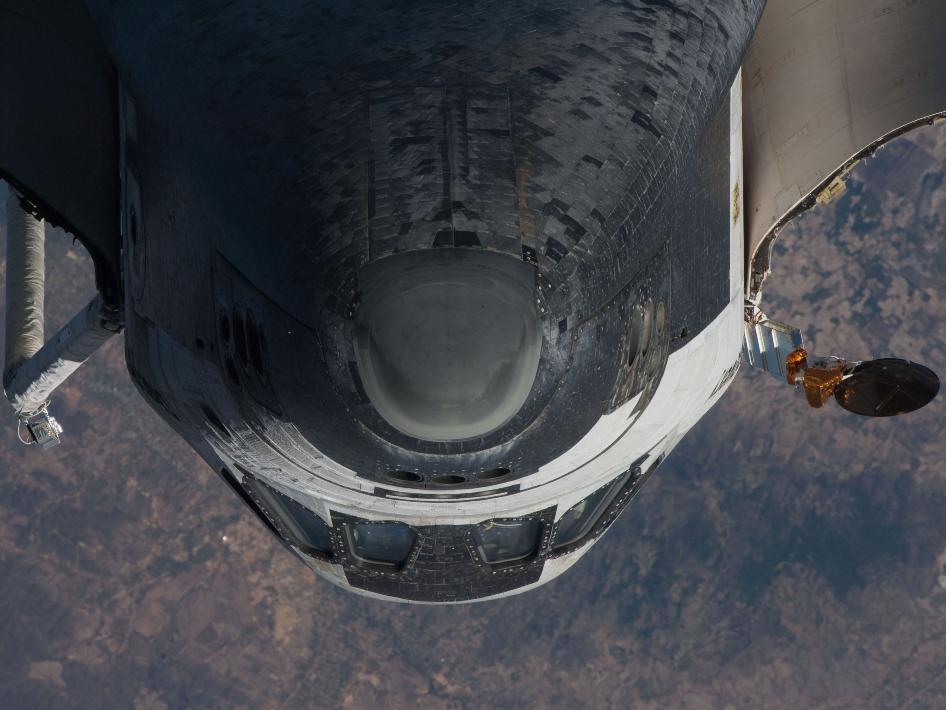 nasa_photo_discovery_shuttle_0410_nyreblog_com_.jpg