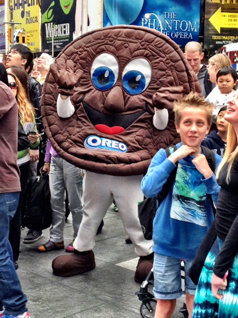 oreo_cookie_100212_lucas_ferrara_all_rights_reserved_nyreblog_com.jpg