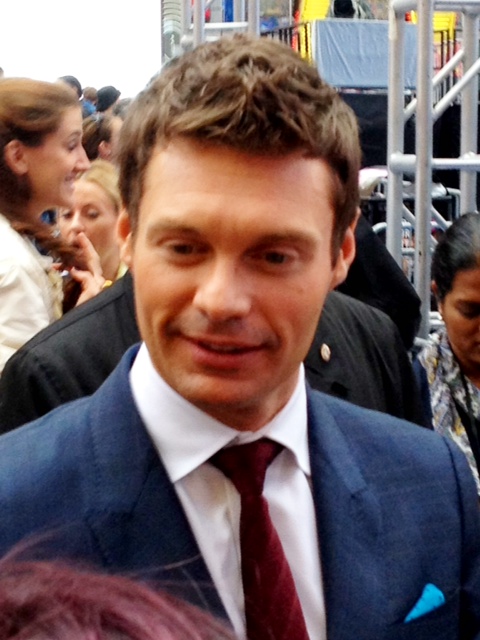 ryan_seacrest_times_square_091812_lucas_ ferrara_all_righs_reserved_nyreblog_com_.jpg