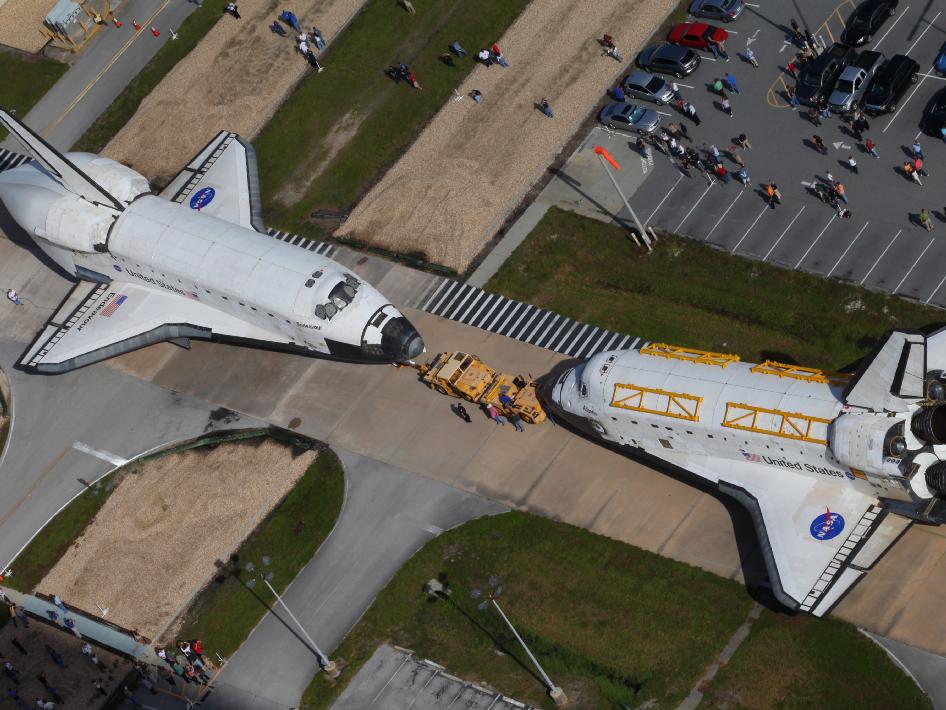 shuttles_nose_nose_0812_nyreblog_com_.jpg