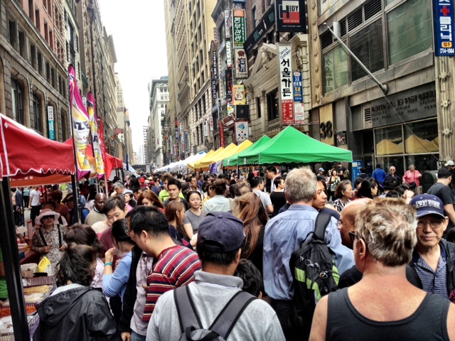 taste_seoul_2012_crowd_lucas_ ferrara_ all_rights_reserved_nyreblog_com_.jpg