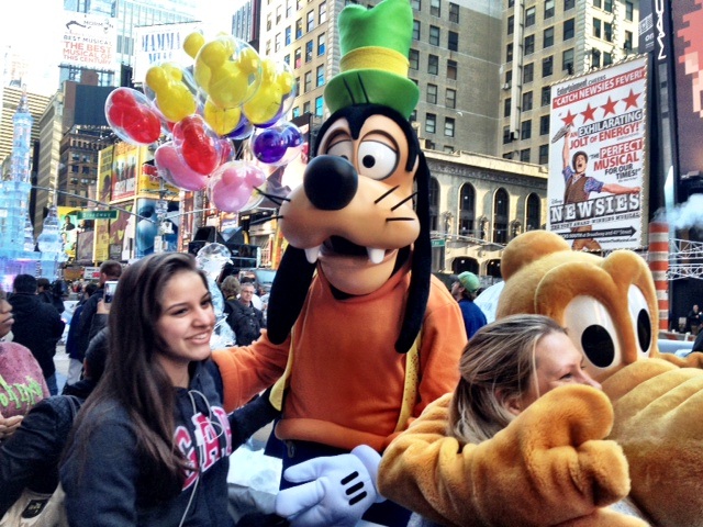 this_is_goofy_101512_lucas_ferrara_all_rights_reserved_nyreblog_com.jpg