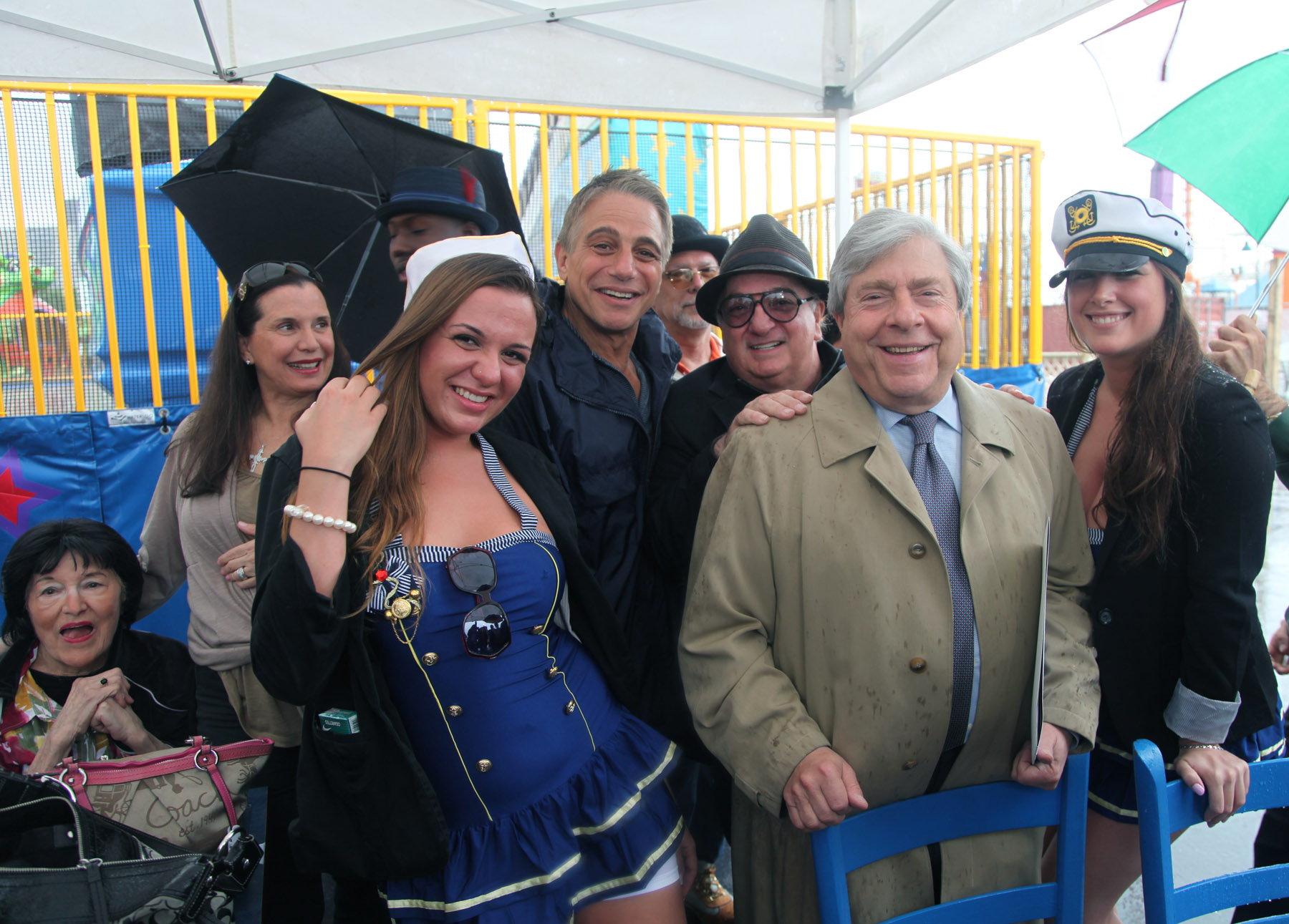 tony_danza_marty_markowitz_coney_island_photo_nyreblog_com_.jpg